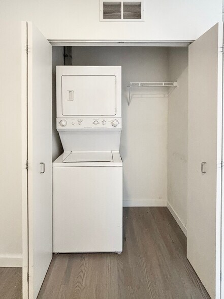 Building Photo - 1720 S Michigan Ave