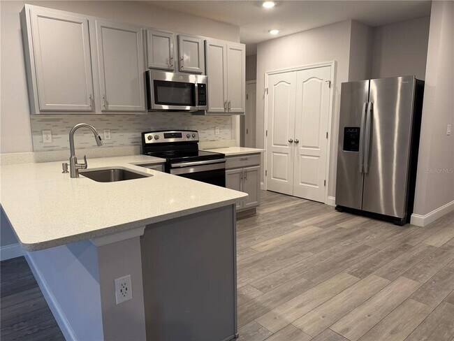 Building Photo - 253 Meadowbrook Blvd