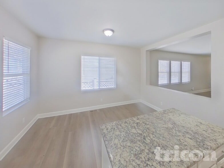 Building Photo - 2290 St Claire Dr