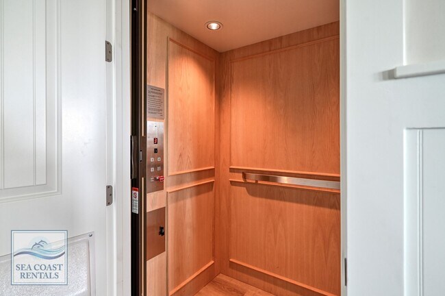 Building Photo - OFF-SEASON MONTHLY RENTAL - IT'S A BIG DILL!!