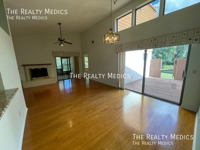 Building Photo - 1168 E Winged Foot Cir