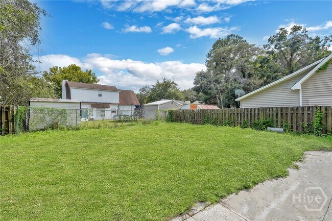 Building Photo - 11 Ropemaker Ct