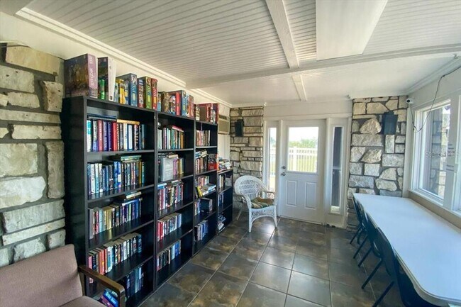 Building Photo - 6628 Thorman Rd