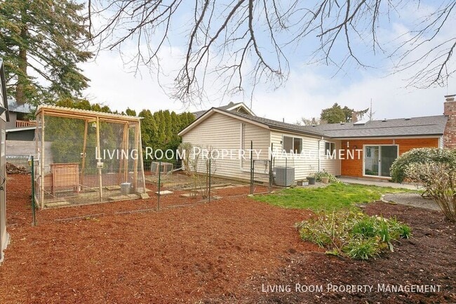 Building Photo - 1815 SE 52nd Ave