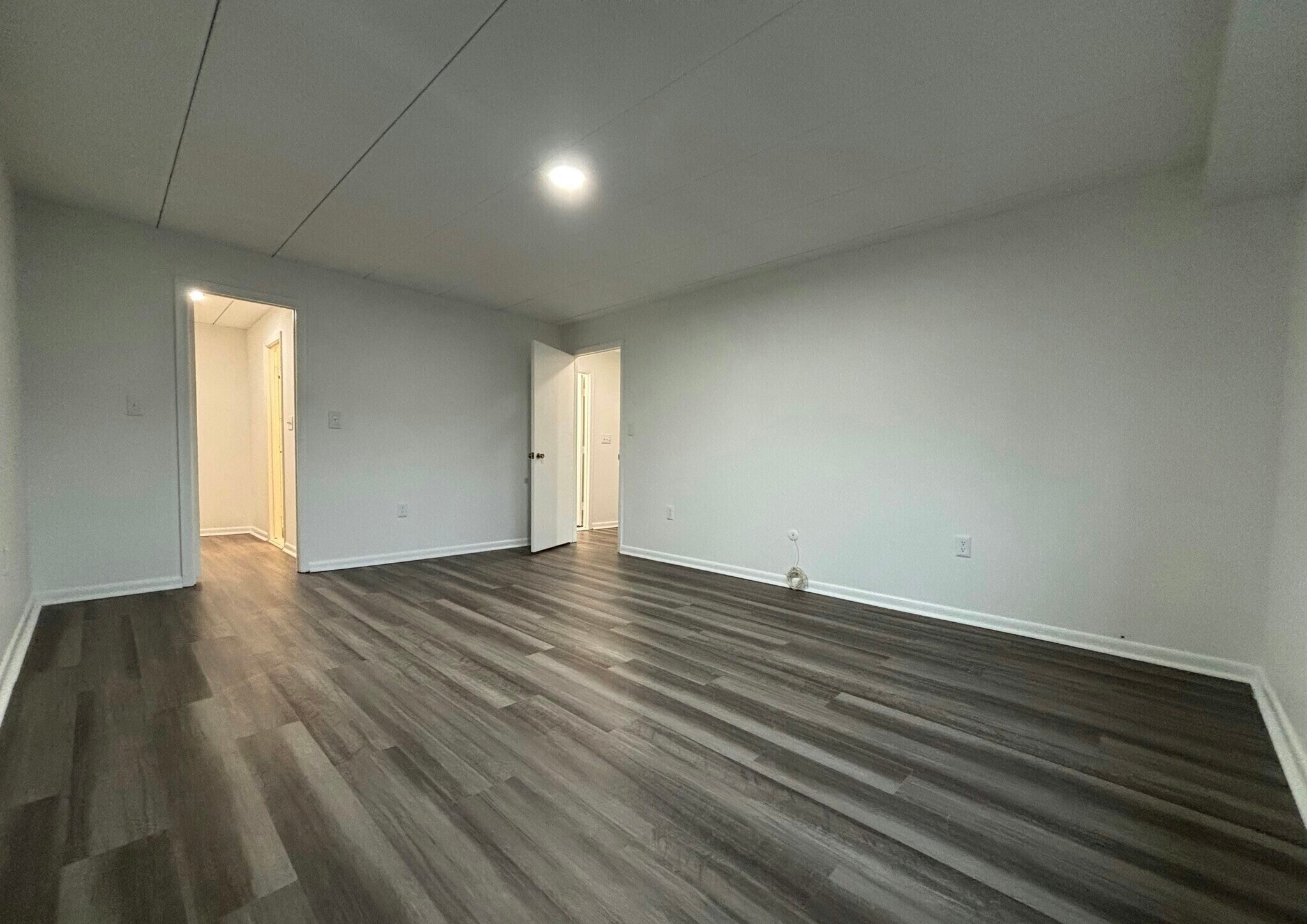 Building Photo - 32 Hill Rd