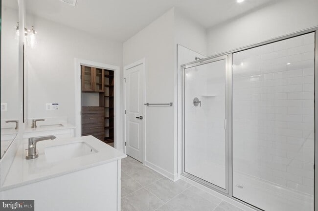 Building Photo - 14421 Albemarle Point Pl