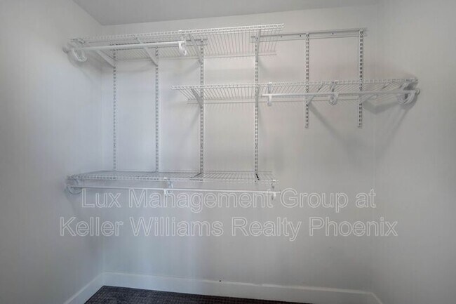 Building Photo - 504 E Roosevelt St