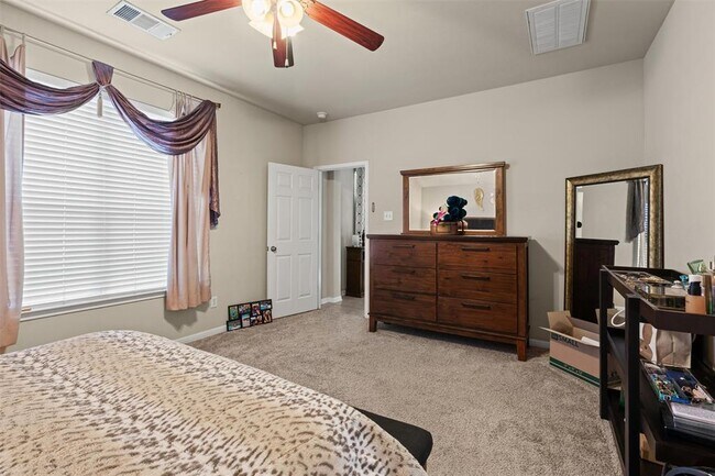 Building Photo - 11917 Lansdowne Rd