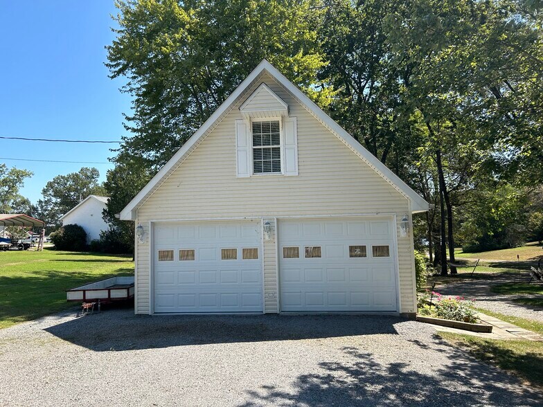 Building Photo - 56 Panorama Dr