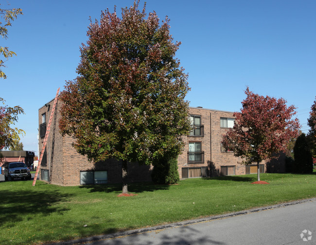 Building Photo - Northwood Apartments
