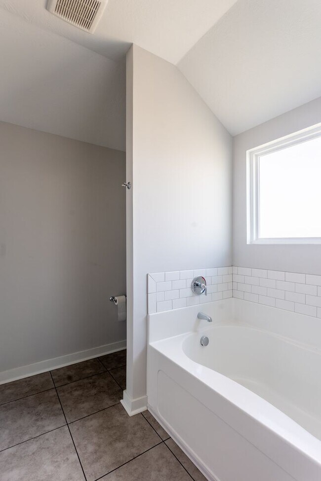 Building Photo - Welcome to Summerton Village!  Ask us about our 1 month of FREE RENT!!