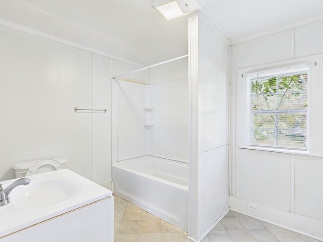 Building Photo - 315 High St