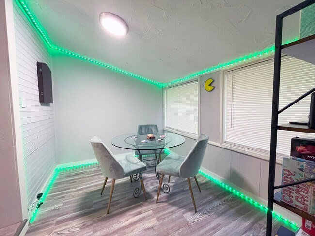 Building Photo - 3923 Bluestone Rd