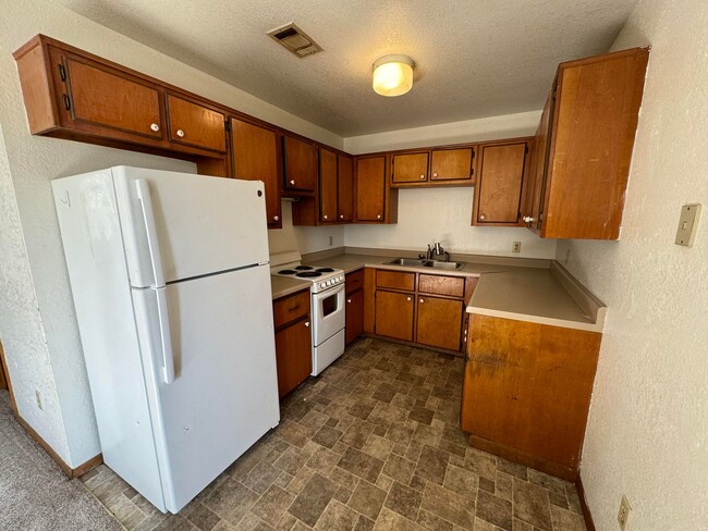 Primary Photo - 2 Bed/1 Bath Apartment in Melbourne
