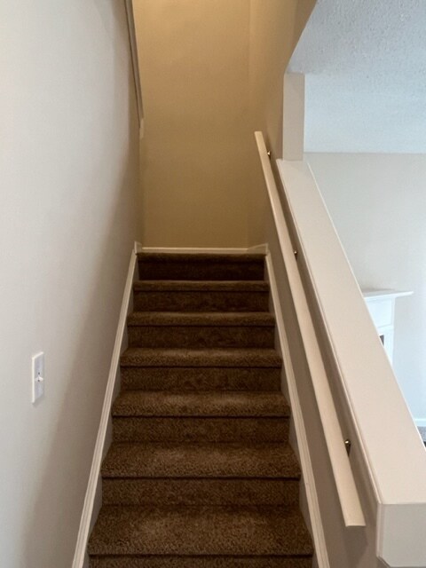 Building Photo - 4889 Robinson Square Dr