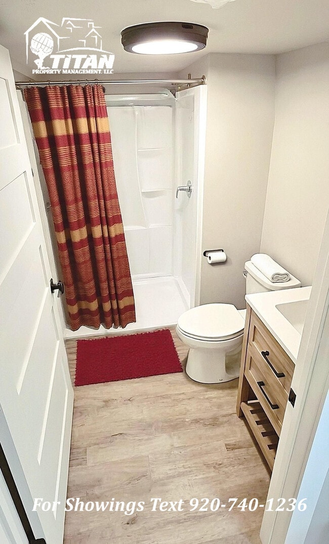 Building Photo - Updated 3 Bedroom Town Home
