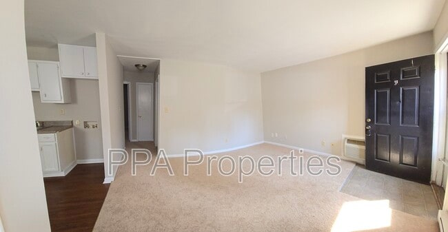 Building Photo - 2231 Summit St