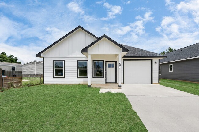 Building Photo - 382 Rd 5704