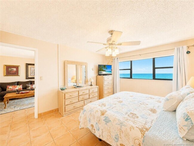 Building Photo - 7440 S Ocean Dr