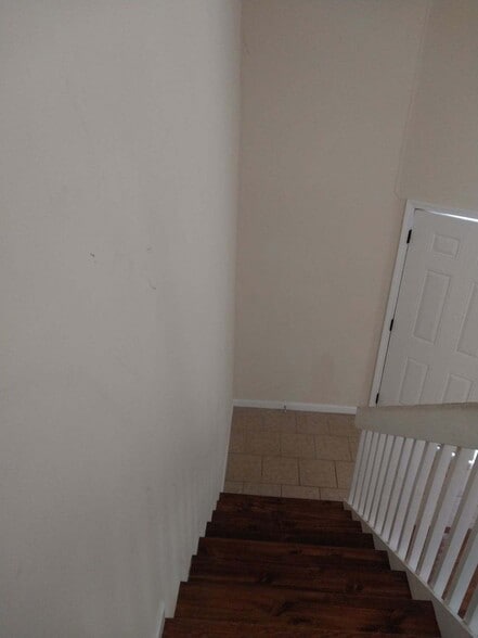 Building Photo - 106 Car Mol Dr