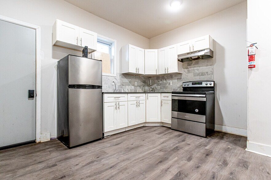 Building Photo - 2443 N Corlies St