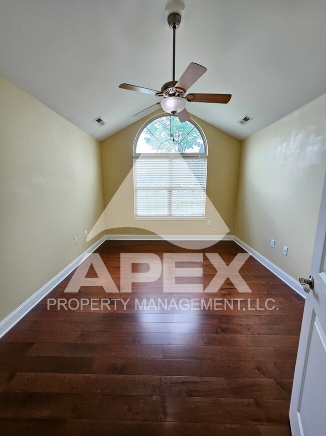 Building Photo - Gorgeous 4 Bd/3 Ba Luxury Condo in the Cot...