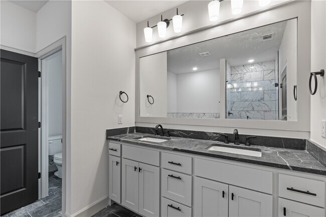 Building Photo - 1121 Whistler St