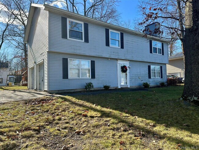 Primary Photo - 18 Hawkins St