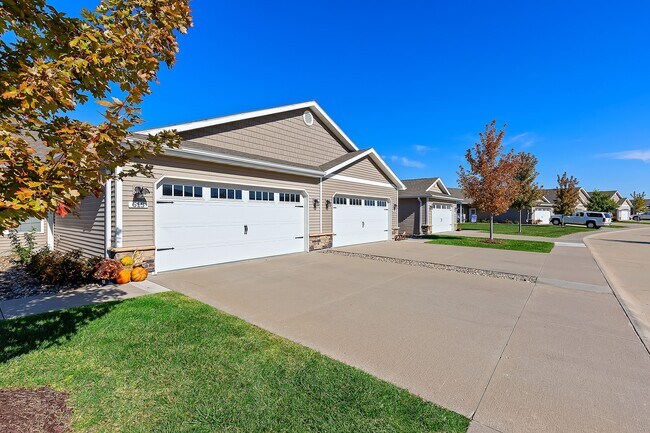 Building Photo - Redwood Waukee Douglas Parkway