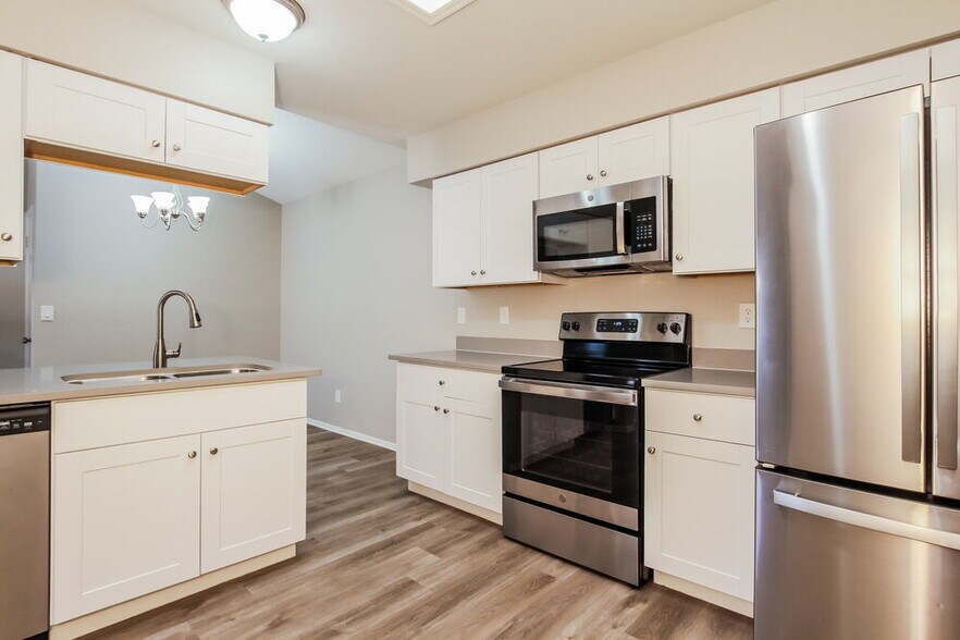 Building Photo - 4125 E La Puente Ave
