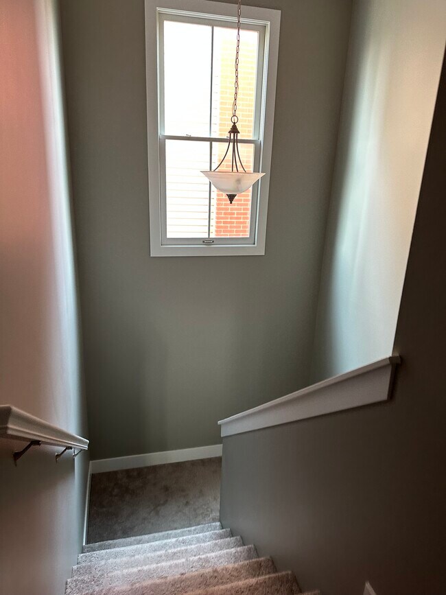 Building Photo - 2222 Shenandoah Ave