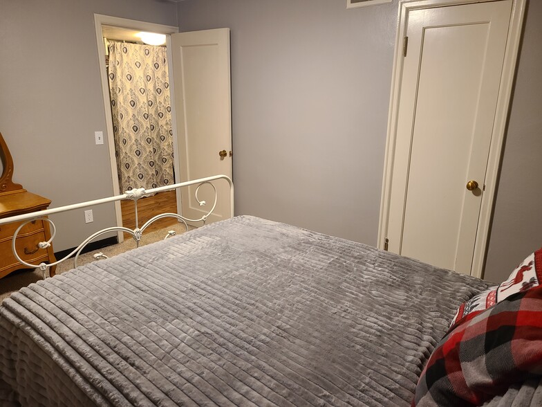 bedroom 1 - 505 Clark Ave
