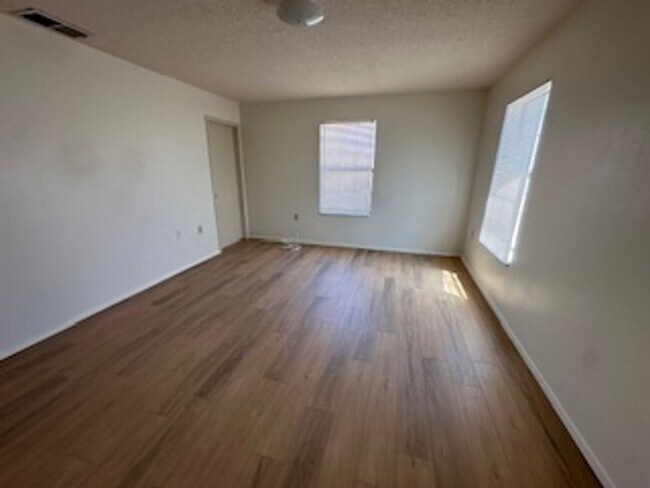 Building Photo - Ranch Style 3br, 2b, Home in rio rancho