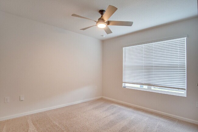 Building Photo - 4BR Home Near Shopping & Navy Federal – $2...