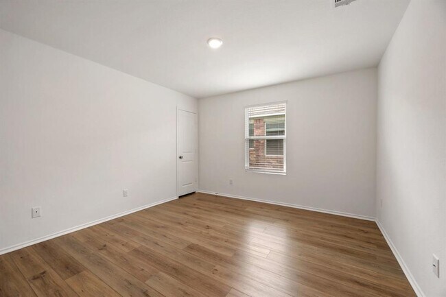 Building Photo - 113 Golden Grove Pkwy