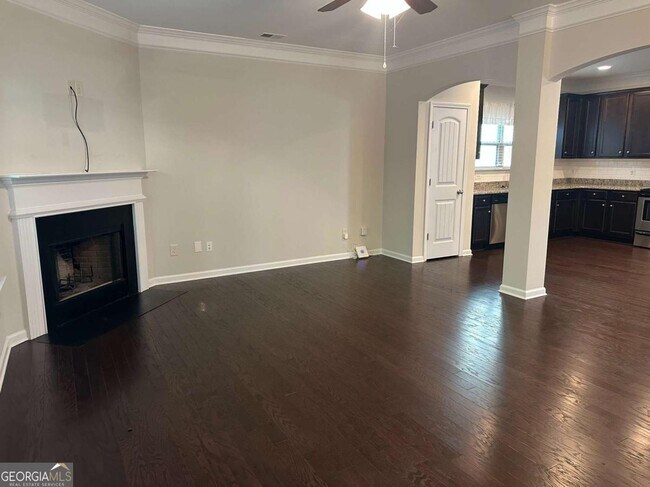 Building Photo - 403 Village View