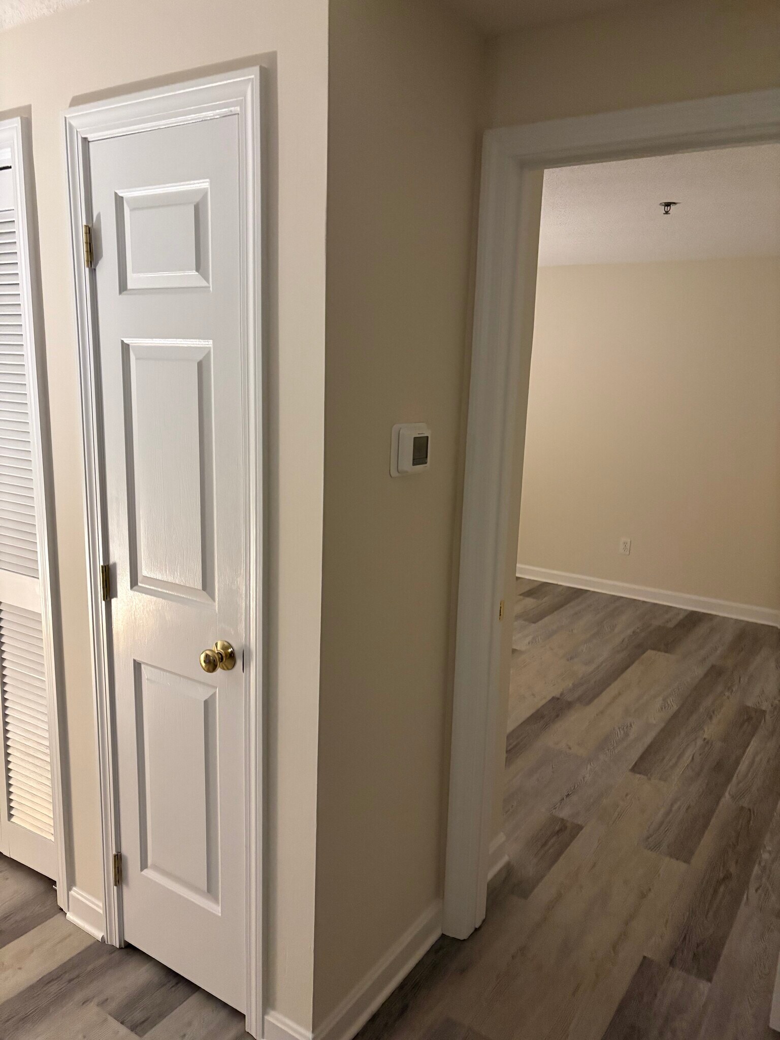 Building Photo - 42 S Cherry St