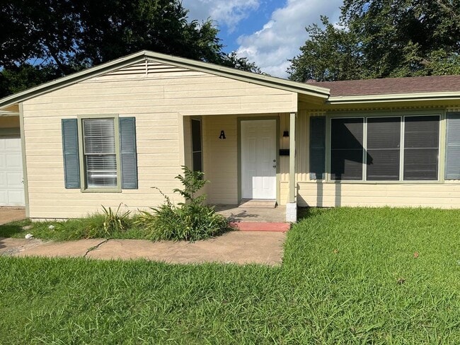 Primary Photo - 138 Vandenburg Dr