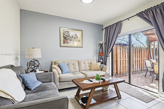 Building Photo - 11746 SW 151 Ave