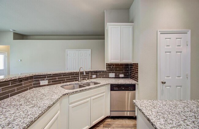 Building Photo - 15618 Whispering Green Dr