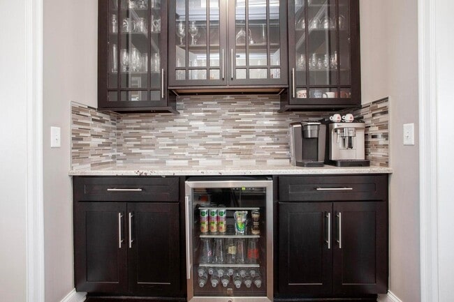 Building Photo - 10652 Arrowwood Dr