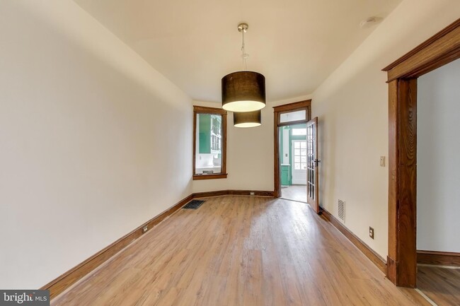 Building Photo - 140 Bryant St NW