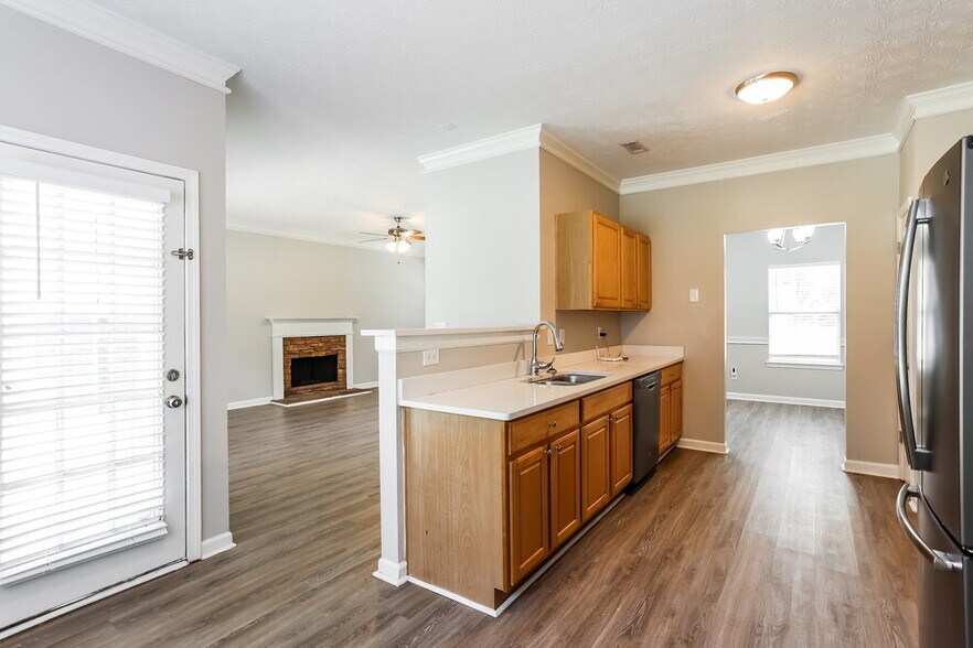 Building Photo - 203 Forrest Way