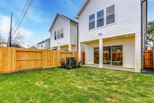 Building Photo - 7818 Janak Dr