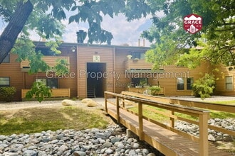 Building Photo - 3275 S Ammons St