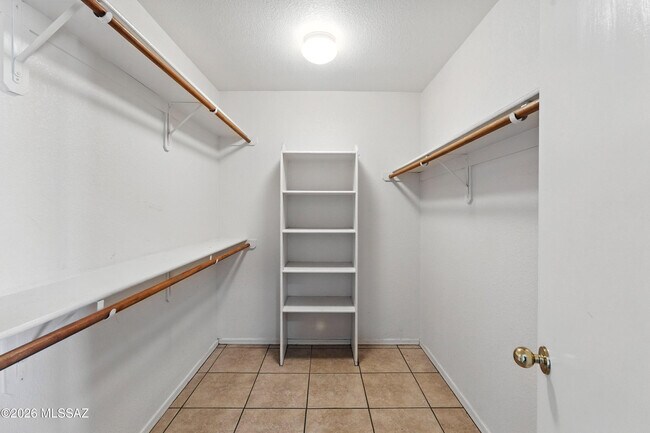 Building Photo - 7997 E Snakeroot Dr