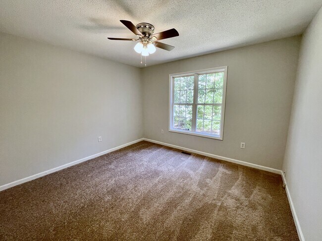 Building Photo - 160 Hunters Ridge