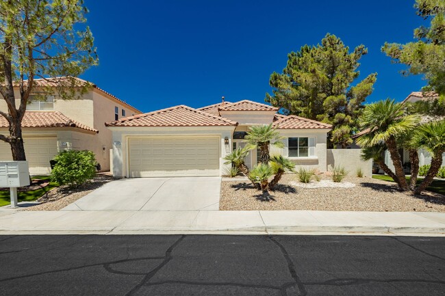 Primary Photo - Peccole Ranch 3 Bed 2 Bath Gated Ascot Par...