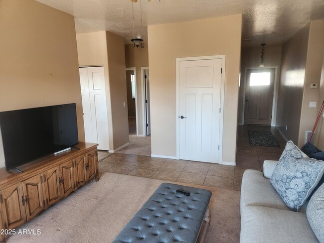 Building Photo - 1385 Javelina Hill Rd
