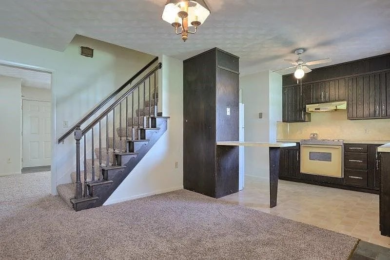 Building Photo - 451 W Main Ave